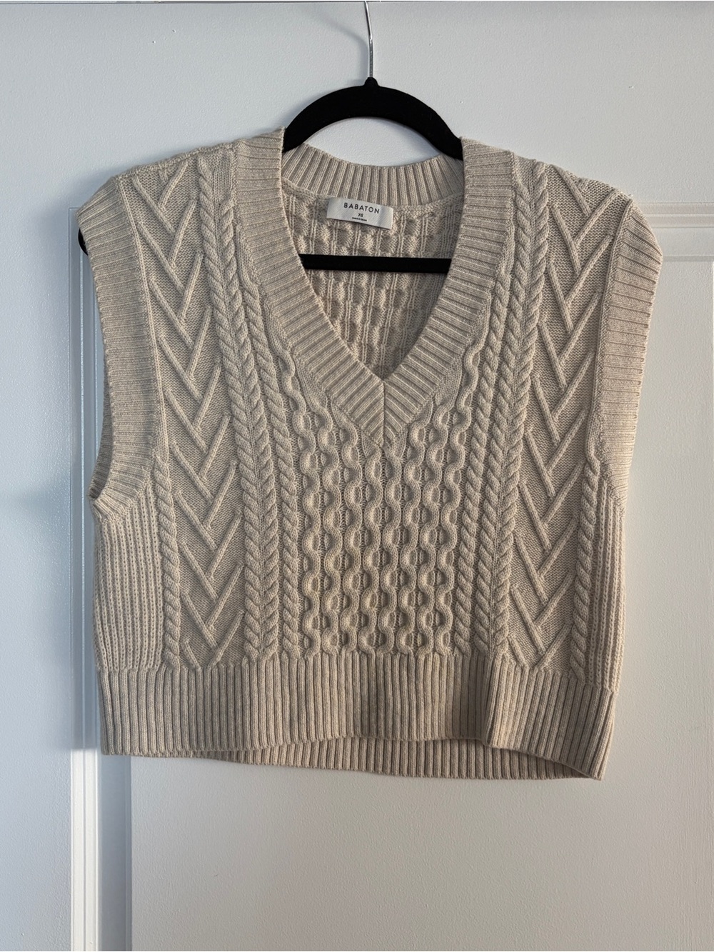 Aritzia Babaton Oatmeal Cable Knit V-Neck Sweater Vest